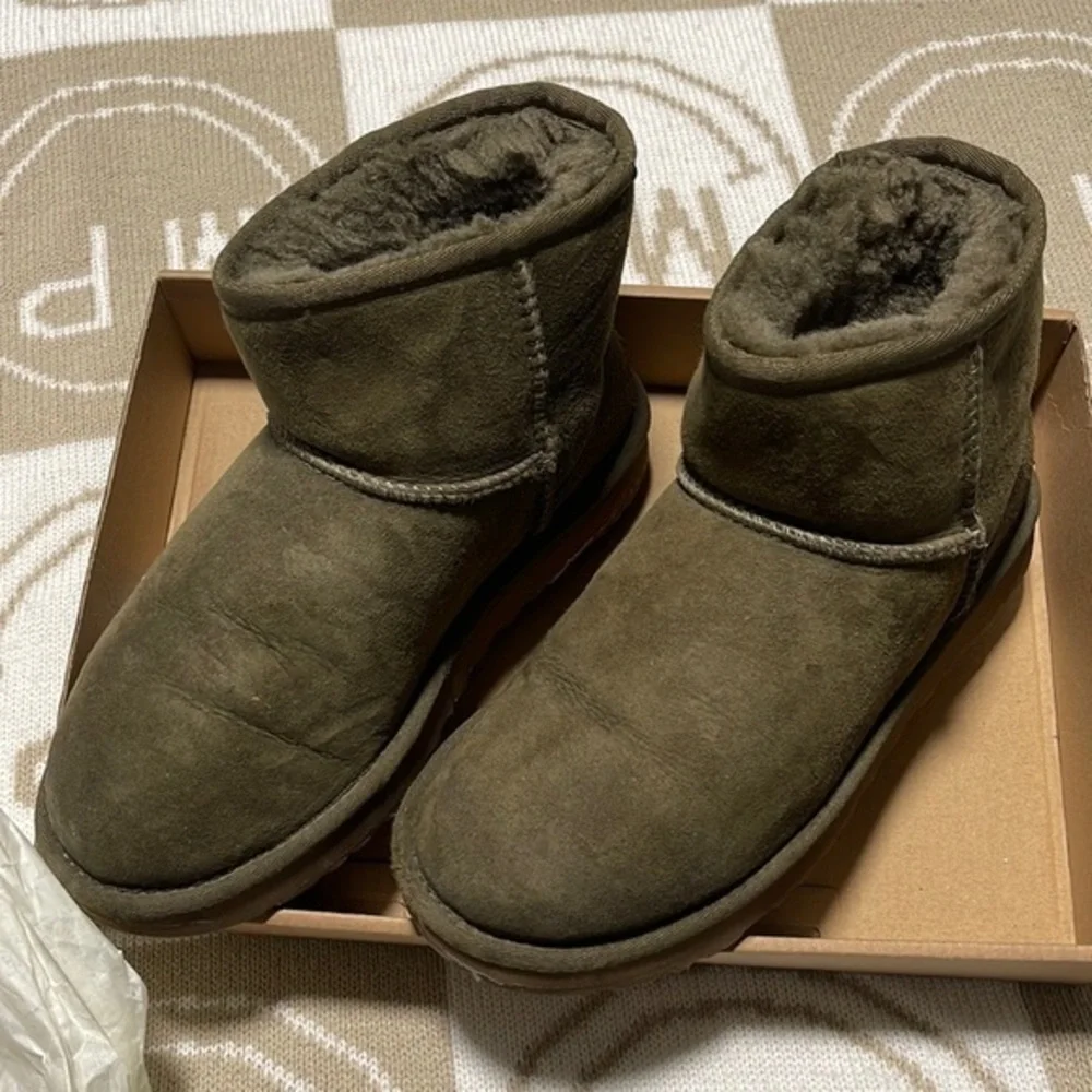 Uggs classic mini 2 olive‎ green size 6